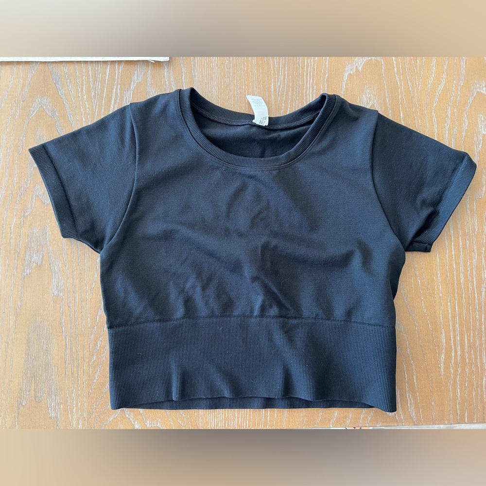 NWOT Aerie Offline Activewear Crop Top (Black)